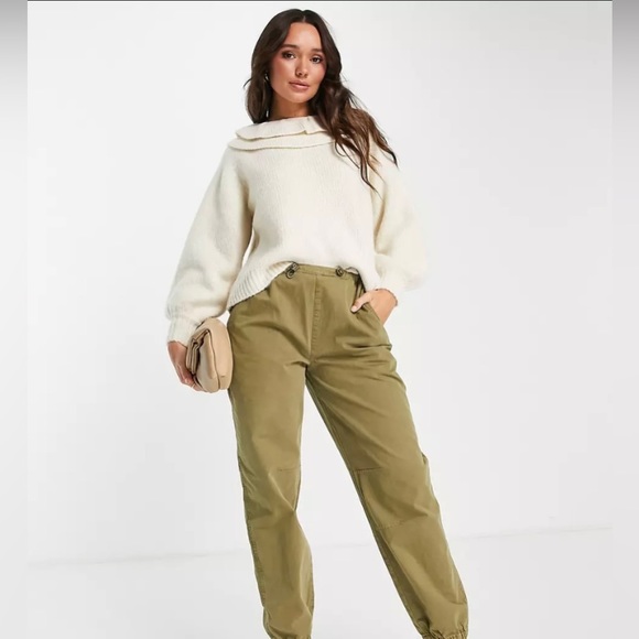 Selected Femme knitted jumper with frill collar detail in cream large - Picture 2 of 11